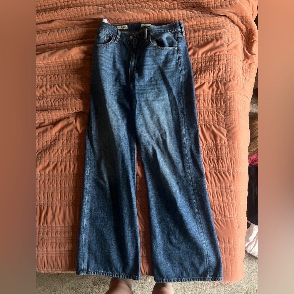 Levi’s Ribcage Wide Leg jeans